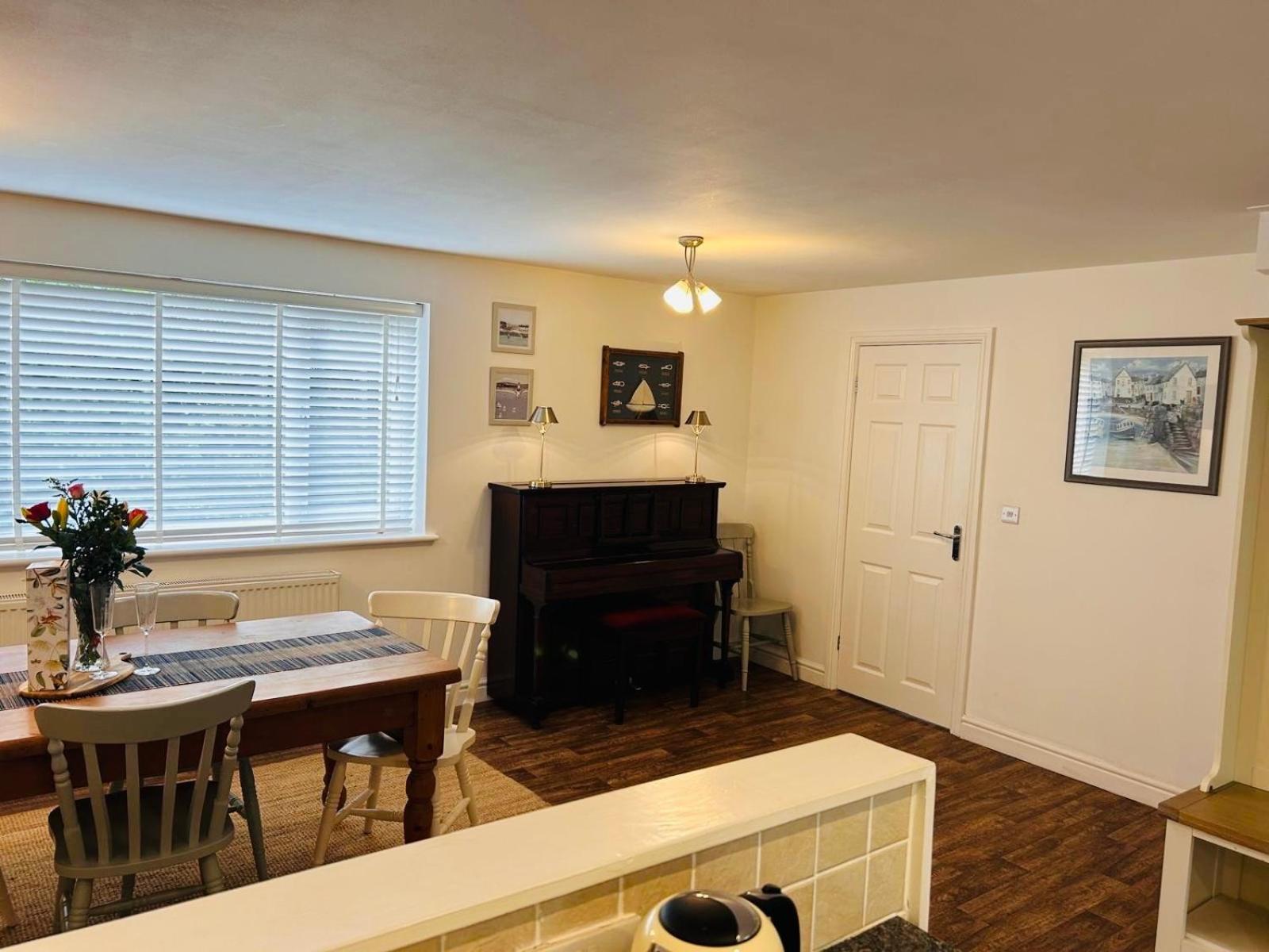 Y Bwthyn Appartement Bangor  Buitenkant foto