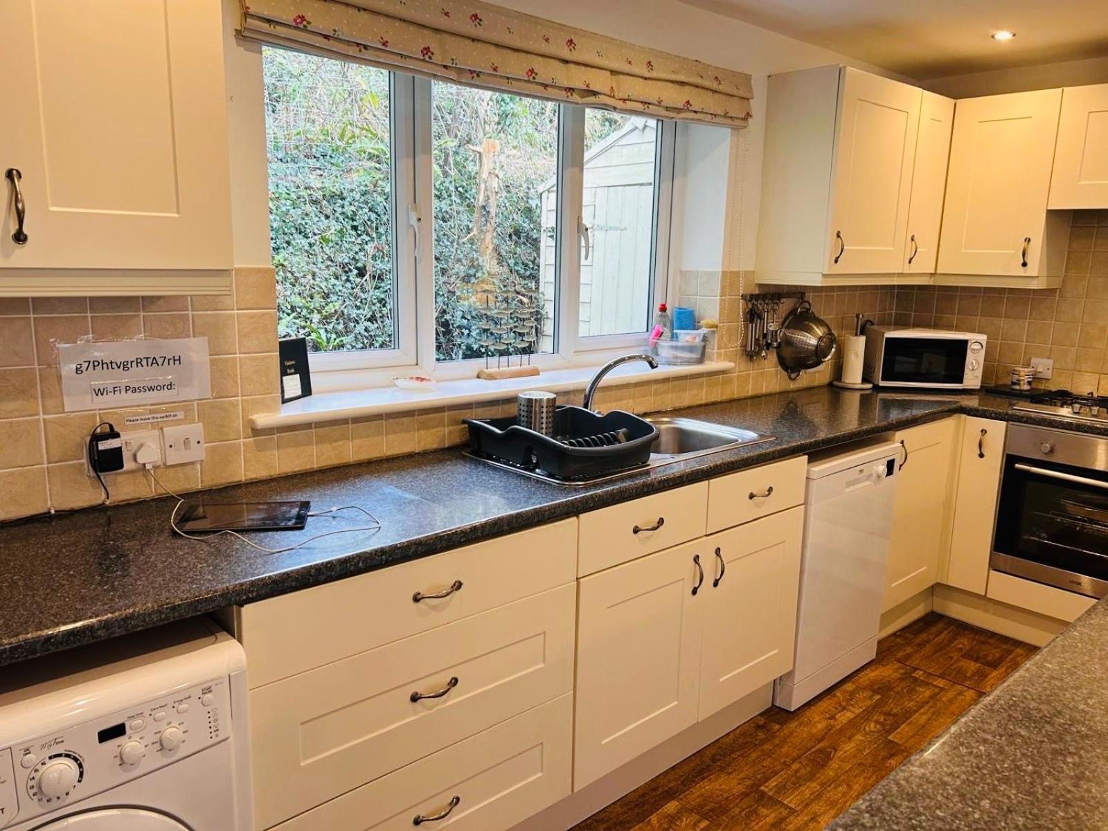 Y Bwthyn Appartement Bangor  Buitenkant foto